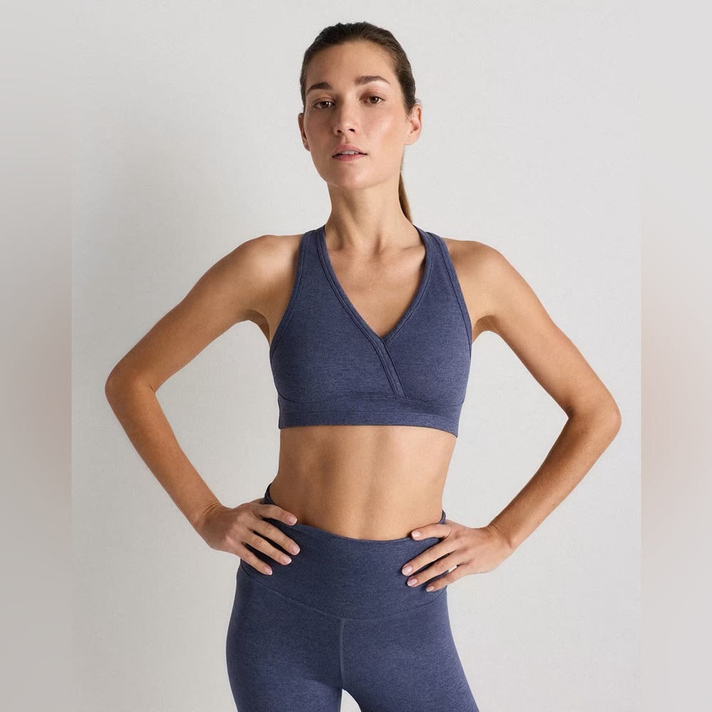 NWT Quince Women's Ultra Soft V Neck Racerback Heathered Storm Blue Sports Bra S